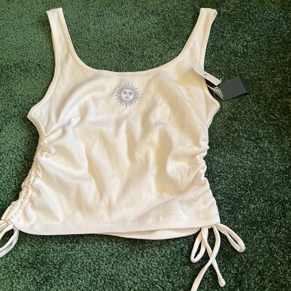 NWT HOLLISTER LARGE TANK - Picture 3 of 3